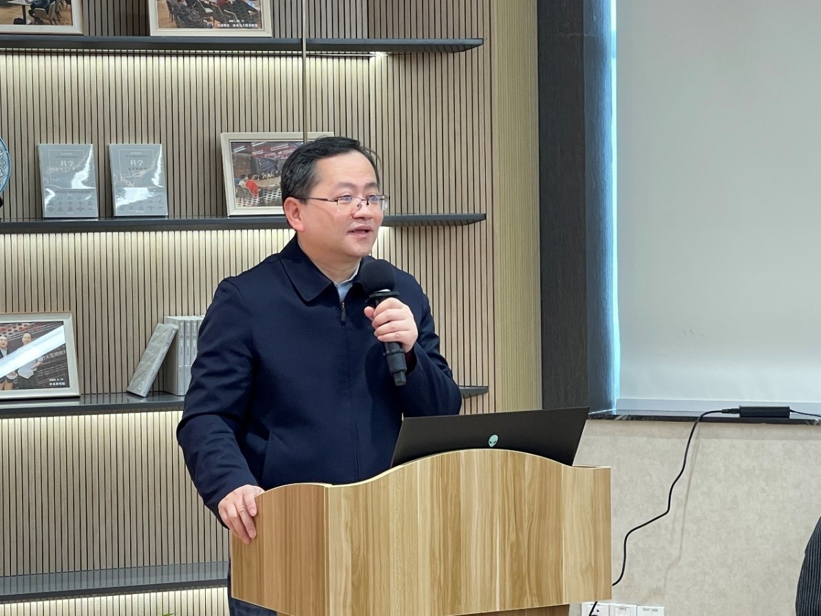 1642418436830040427.jpg 图片2-麻豆社
副校长 朱新远.jpg