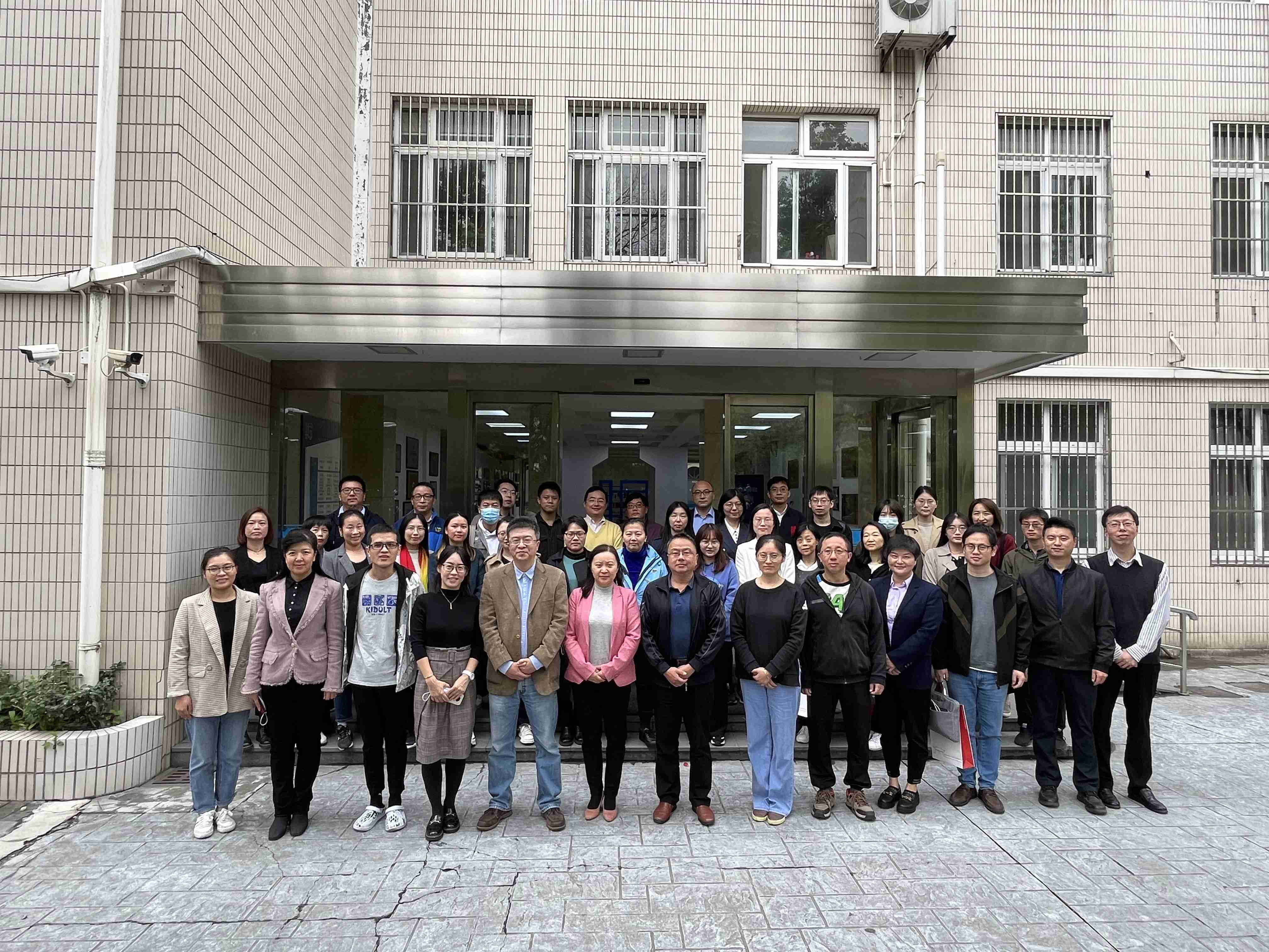 1668782405607053041.jpg 1668782405607053041.jpg