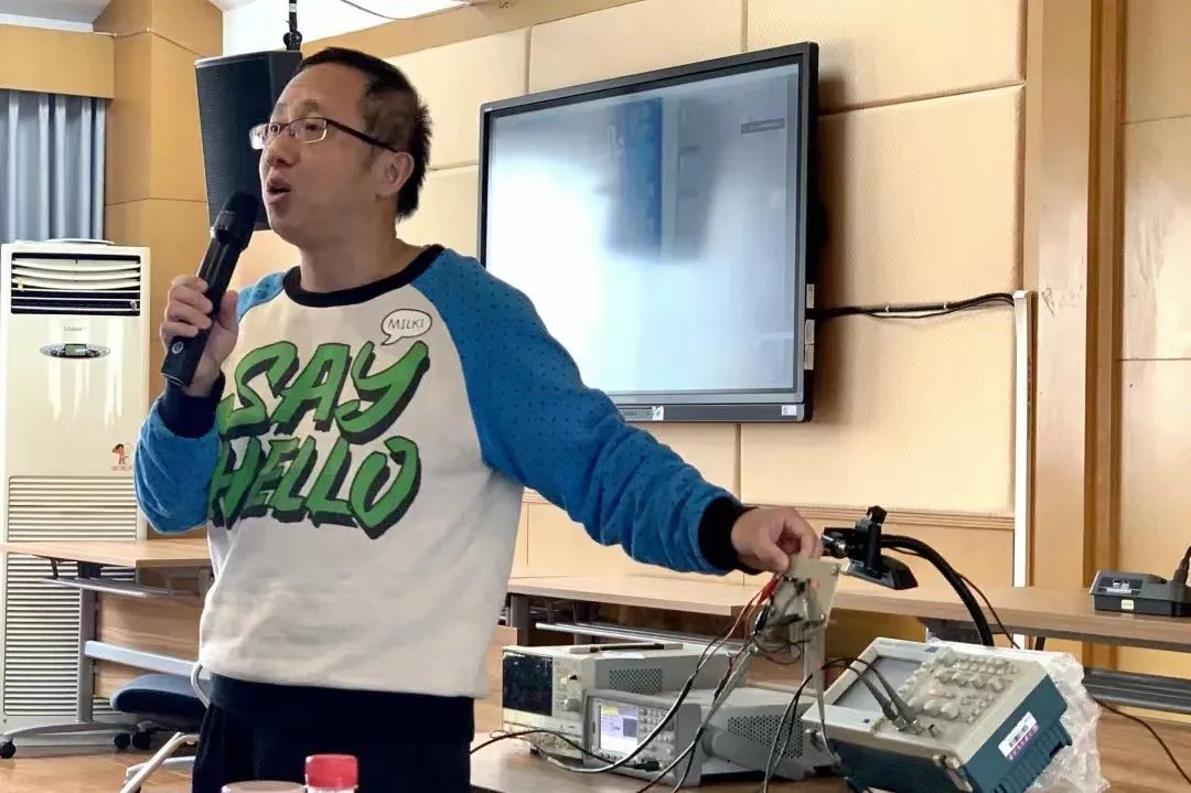 1668782529873045292.jpg 1668782529873045292.jpg